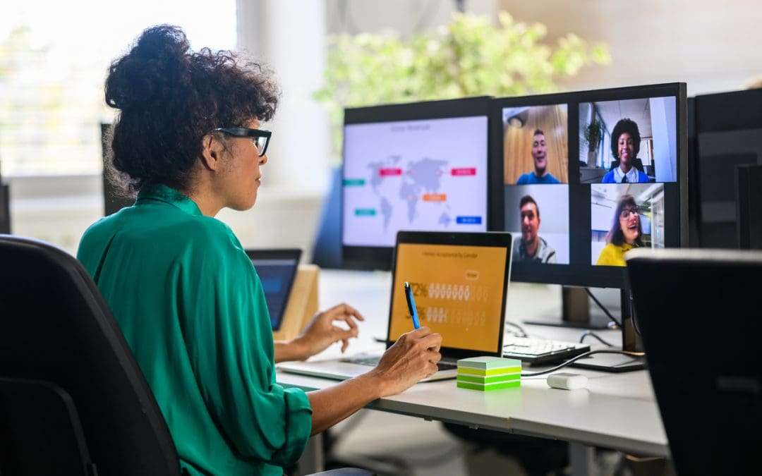 Internal Remote Teams vs. Third-Party Contractors for Long-Term Projects: Pros and Cons